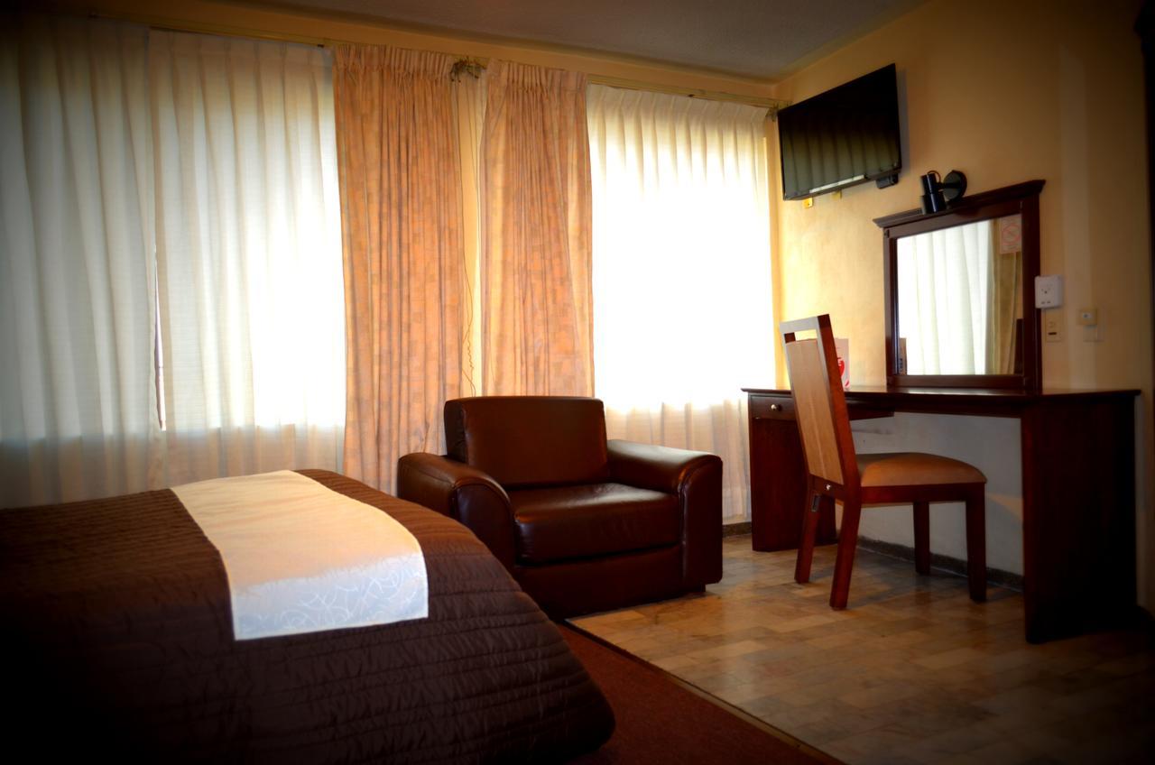 Hotel Flamingo Kristal Ирапуато Экстерьер фото